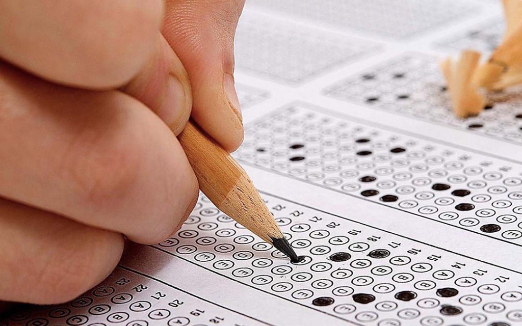 Wöchentliche Testprüfungen und Analyse Wöchentliche Testprüfungen und Analyse